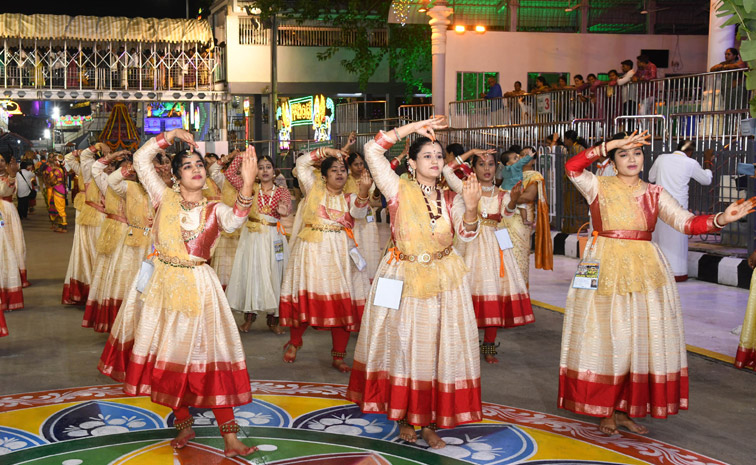3RD DAY OF SRI VARI SALAKATLA BRAHMOTSAVAM Photos14