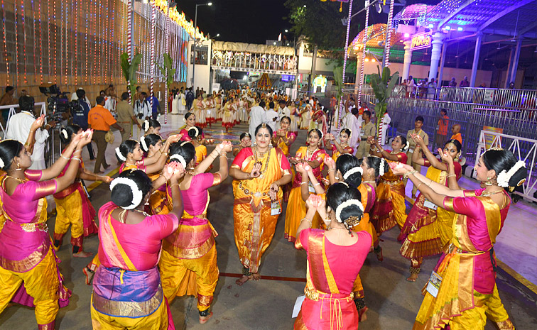 3RD DAY OF SRI VARI SALAKATLA BRAHMOTSAVAM Photos16