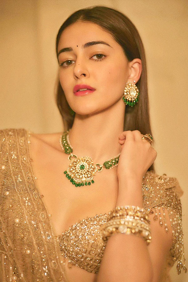 Ananya Panday reveals her mom Bhavana firmly believes in ‘nazar’ Photos8
