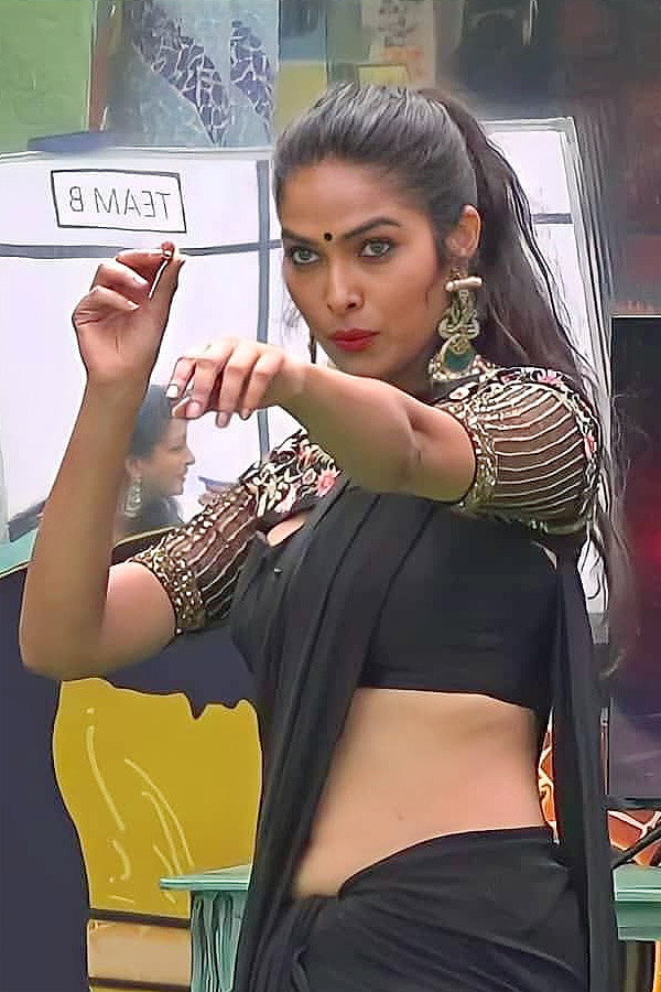 Divi as a wildcard contestant in Bigg Boss 8? Photos8