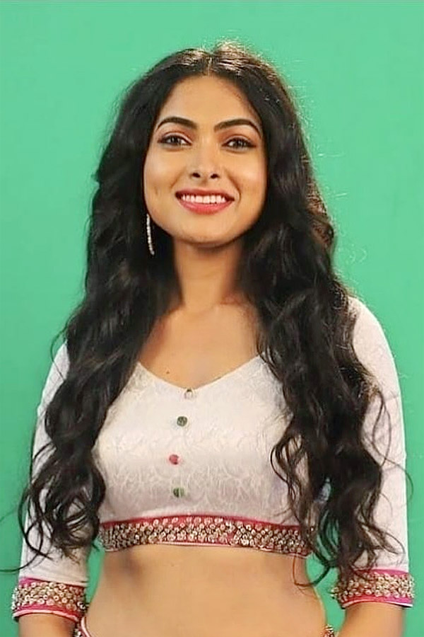 Divi as a wildcard contestant in Bigg Boss 8? Photos10
