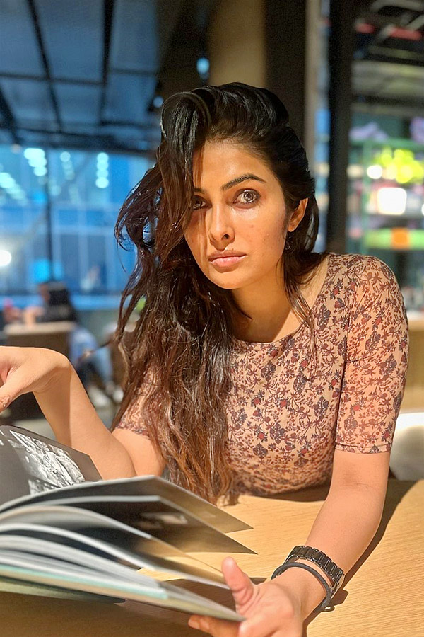 Divi as a wildcard contestant in Bigg Boss 8? Photos20