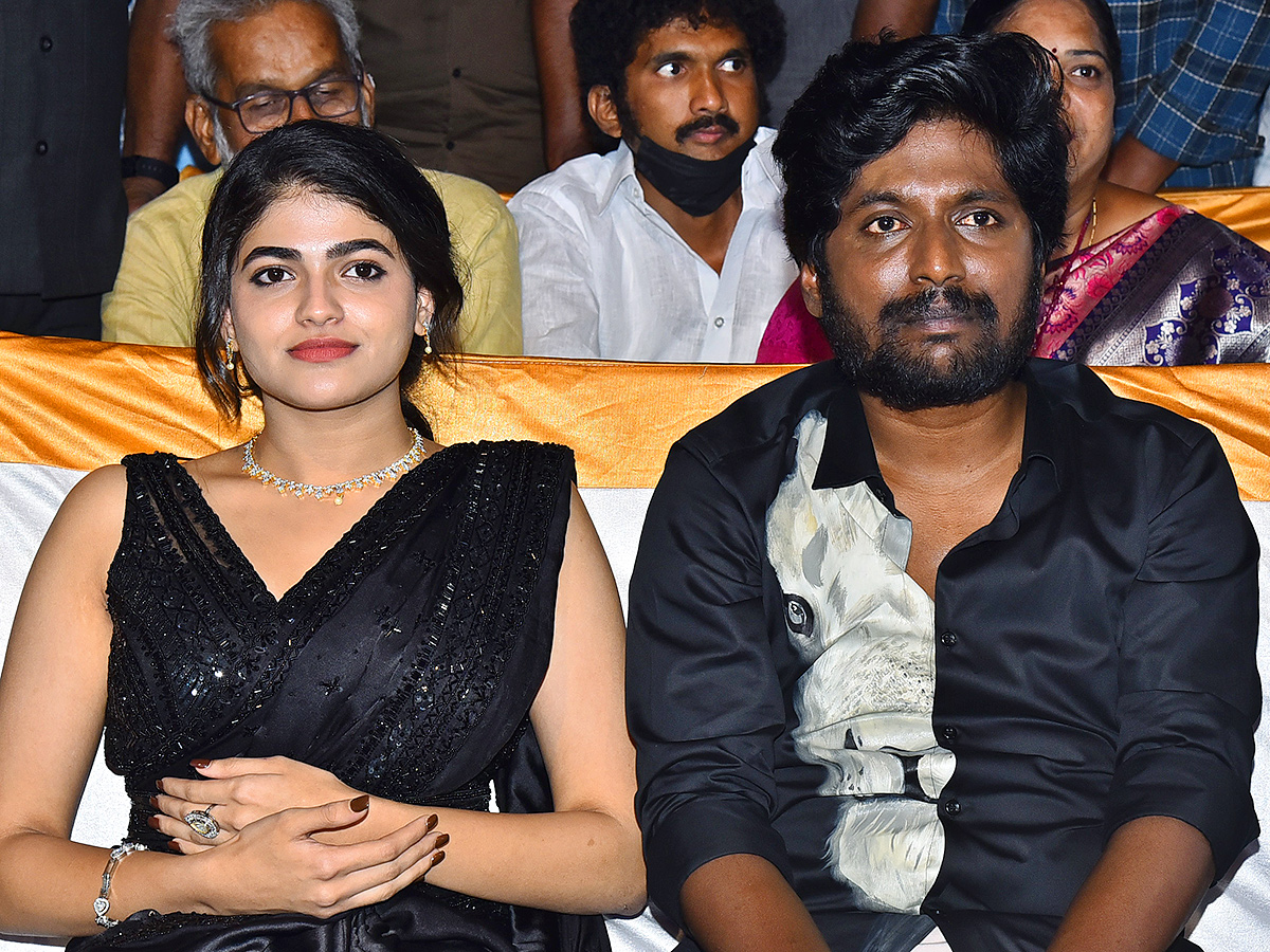 హీరో సుహాస్‌ 'జనక అయితే గనక' మూవీ ప్రీ రిలీజ్ (ఫొటోలు) | Janaka Aithe ...
