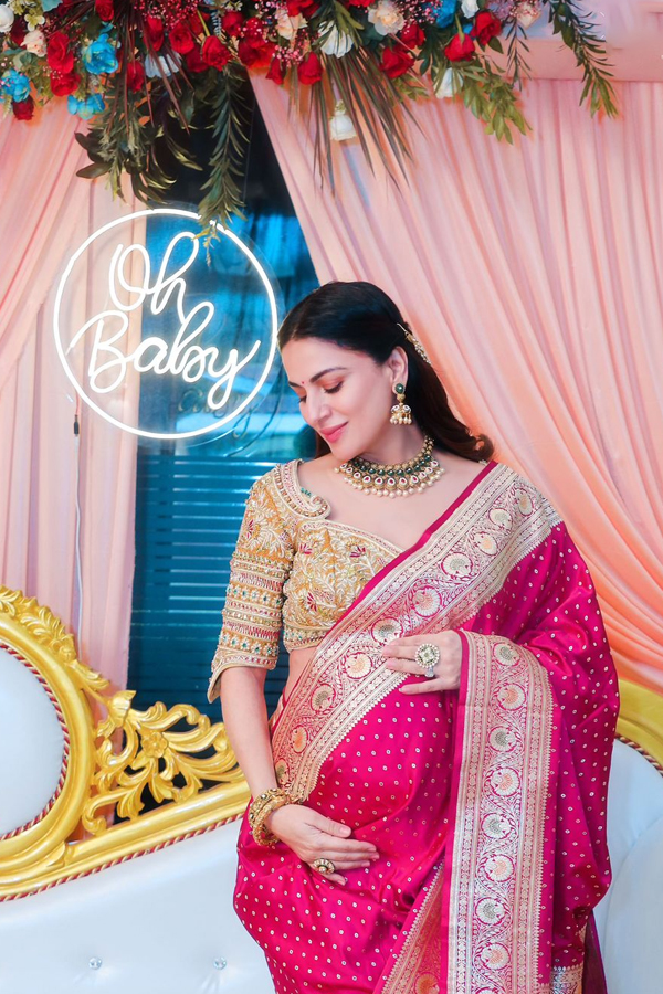 Tollywood Actress Shraddha Arya Grand Baby Shower Celebrations Photos Viral2