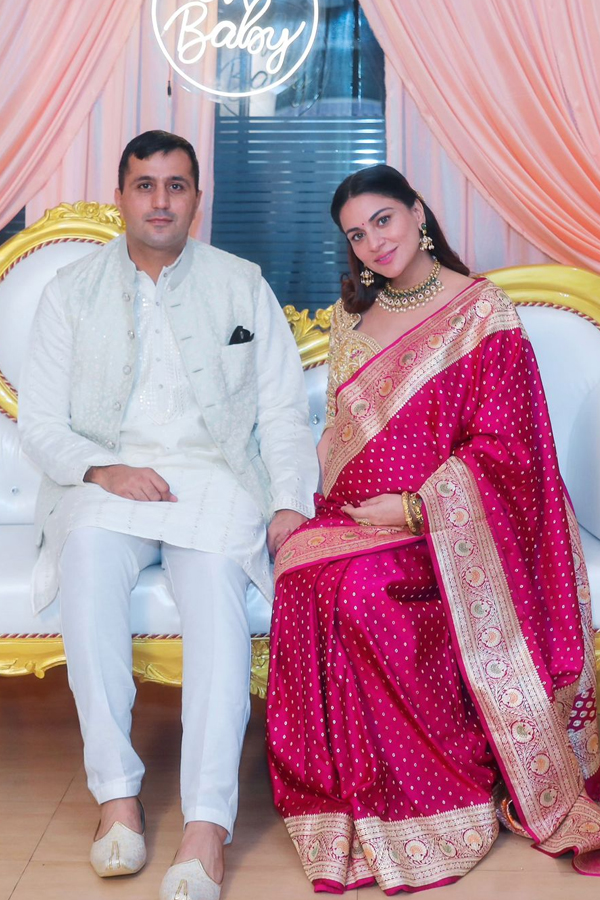 Tollywood Actress Shraddha Arya Grand Baby Shower Celebrations Photos Viral11