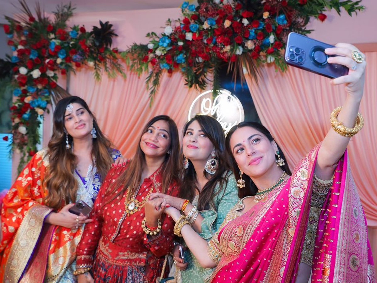 Tollywood Actress Shraddha Arya Grand Baby Shower Celebrations Photos Viral14