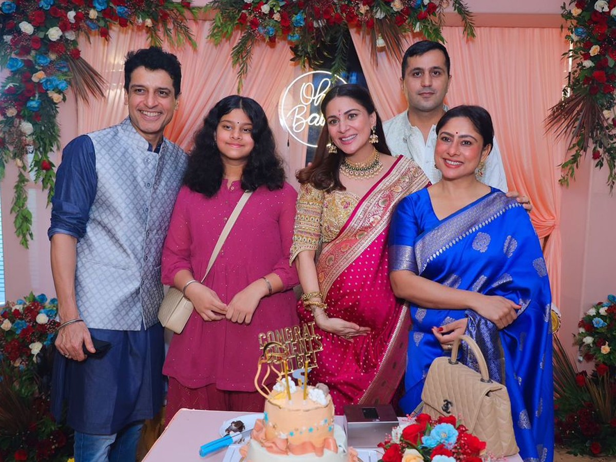 Tollywood Actress Shraddha Arya Grand Baby Shower Celebrations Photos Viral17
