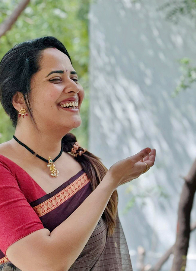 Actress Anasuya Bharadwaj at Bhadrachalam Temple11