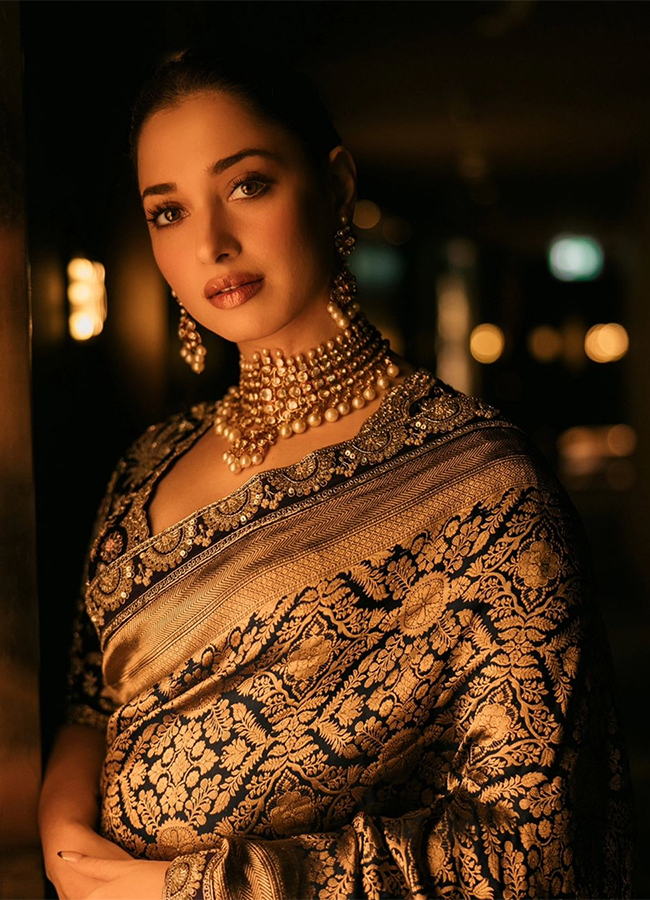 Dussehra 2024: Celebrity Festive Fashion Look Fresh In Florals3