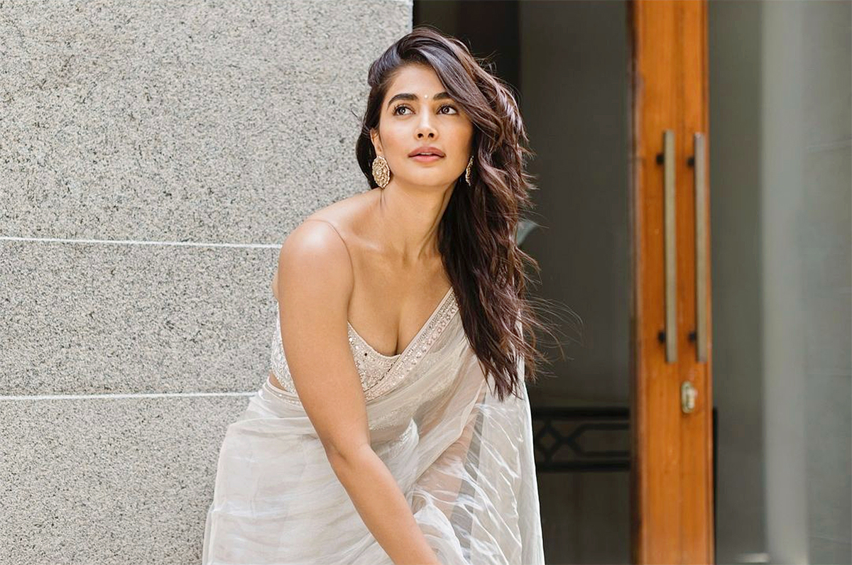 Dussehra 2024: Celebrity Festive Fashion Look Fresh In Florals5