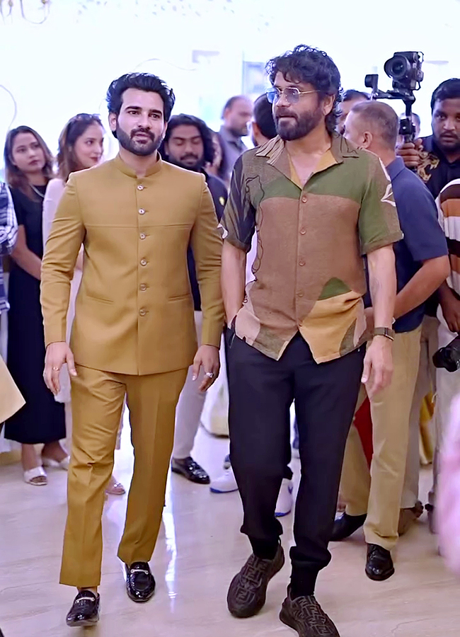 Nagarjuna Akkineni At Bigg Boss Akhil Sarthak Salon Photos9