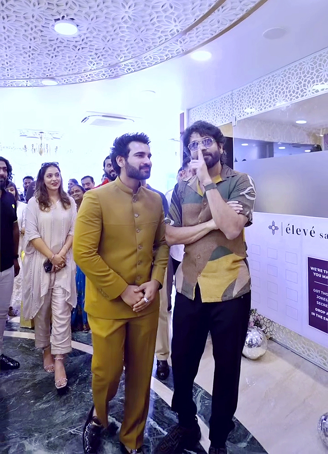 Nagarjuna Akkineni At Bigg Boss Akhil Sarthak Salon Photos15