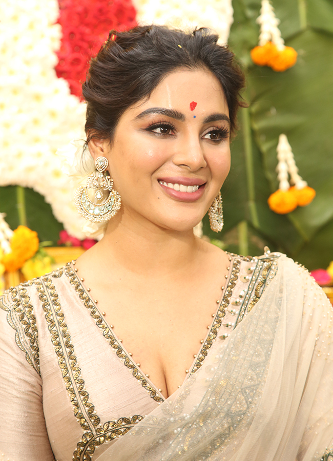 Actress Samyuktha Menon Hasya Movie Pooja Ceremony Photos9