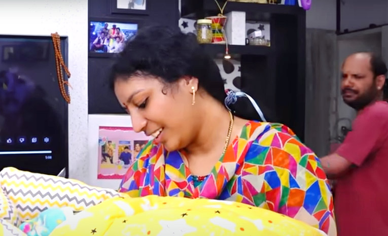 JabarDasth Rocking Rakesh and Jordar Sujatha Grand Welcome Of Baby stepped Into The House Photos9