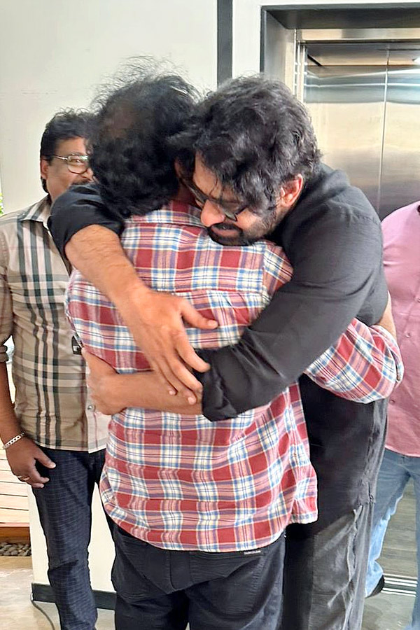 Megastar Chiranjeevi, Prabhas and Ram Charan wishes mega director VV Vinayak on his birthday Photos8