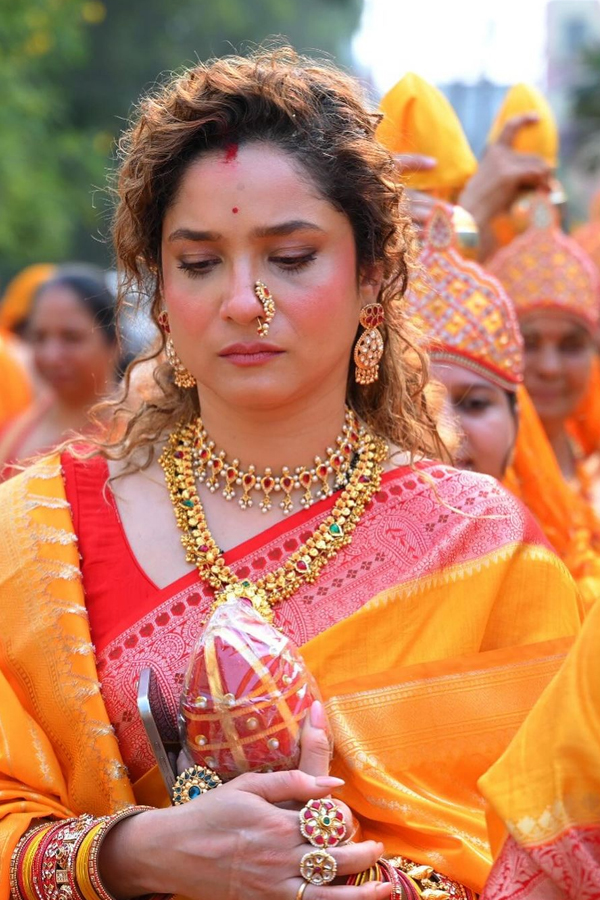 Actress Ankita Lokhande Perform Traditional Pooja With Husband Photos Viral12