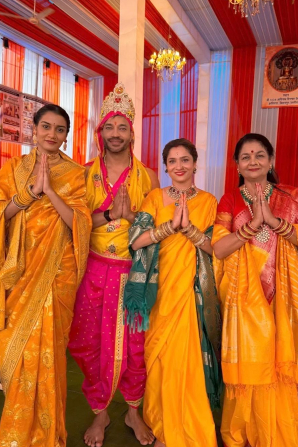 Actress Ankita Lokhande Perform Traditional Pooja With Husband Photos Viral17