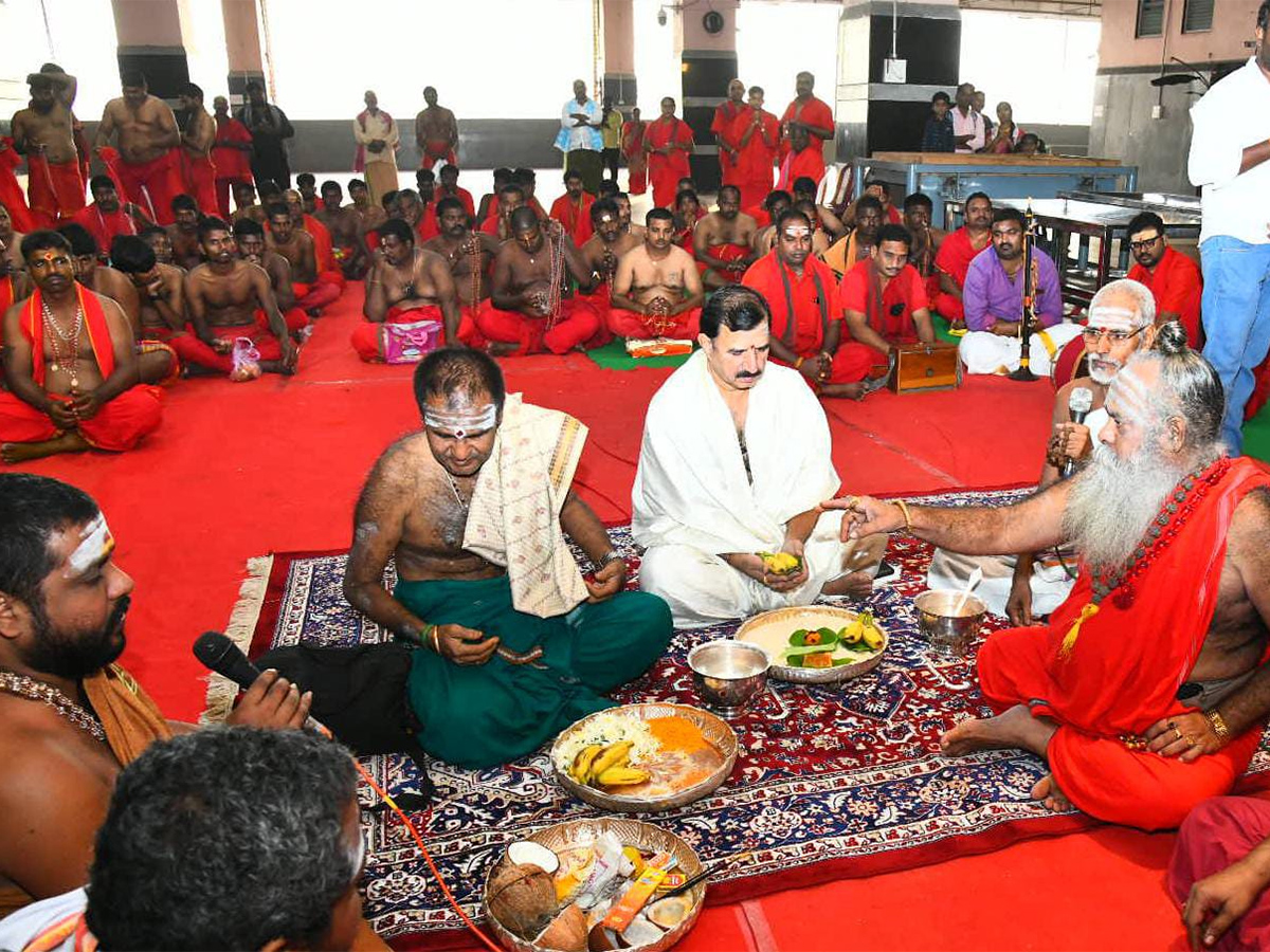 Bhavani Deeksha At Vijayawada Durga Temple12