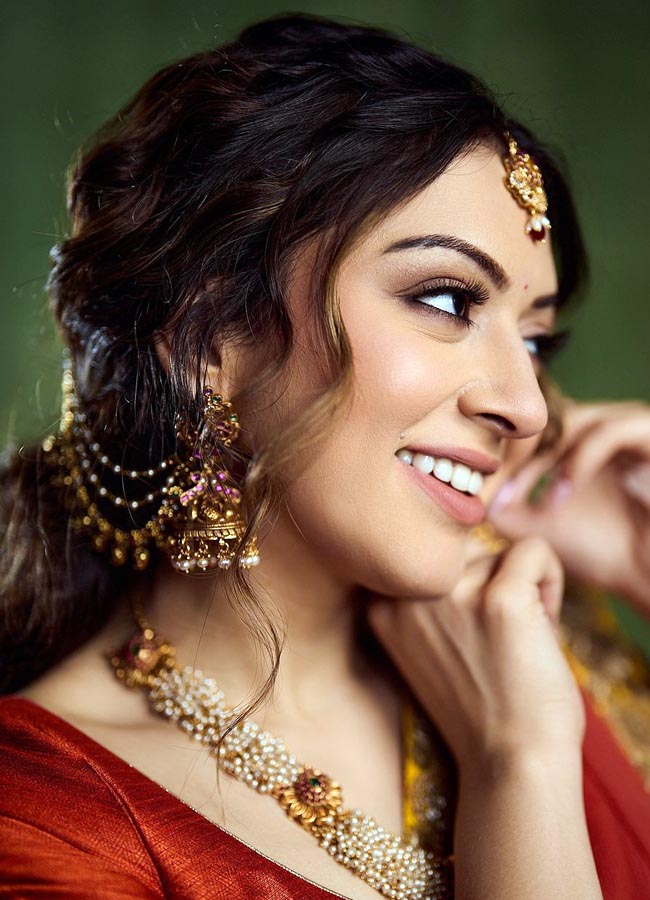Actress Hansika Motwani heroine shining like a bride4