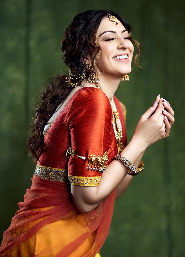 Actress Hansika Motwani heroine shining like a bride6