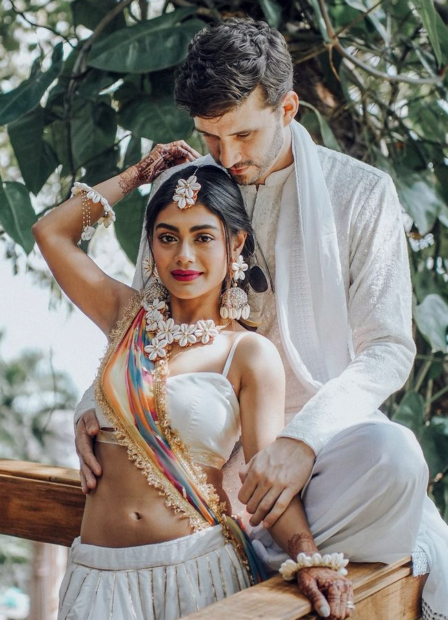 Bigg Boss beauty married with German boyfriendand celebrates Haldi ceremony10