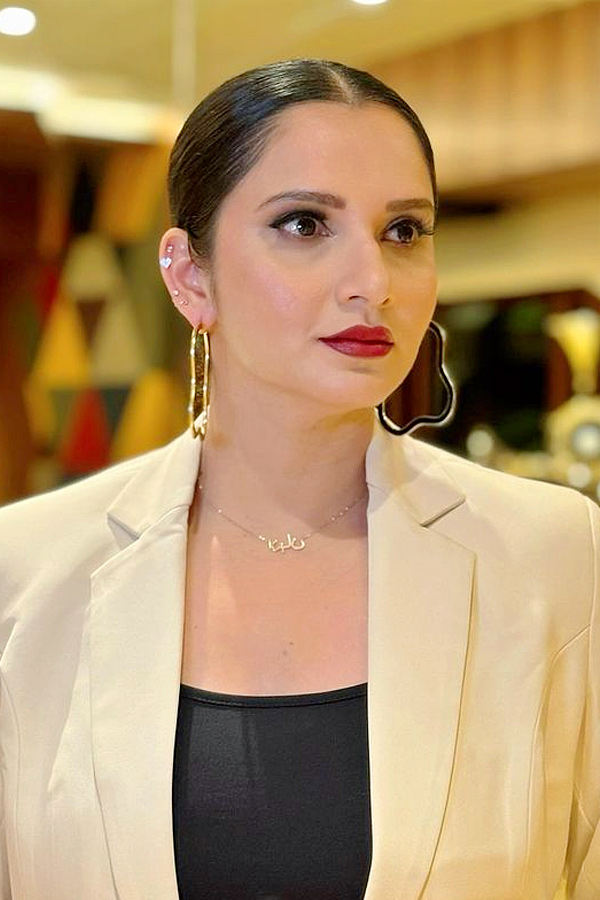 Sania Mirza Birthday.. Sania Shares sweet tribute to her MOther On Social Media Goes Viral on Her Birthday9
