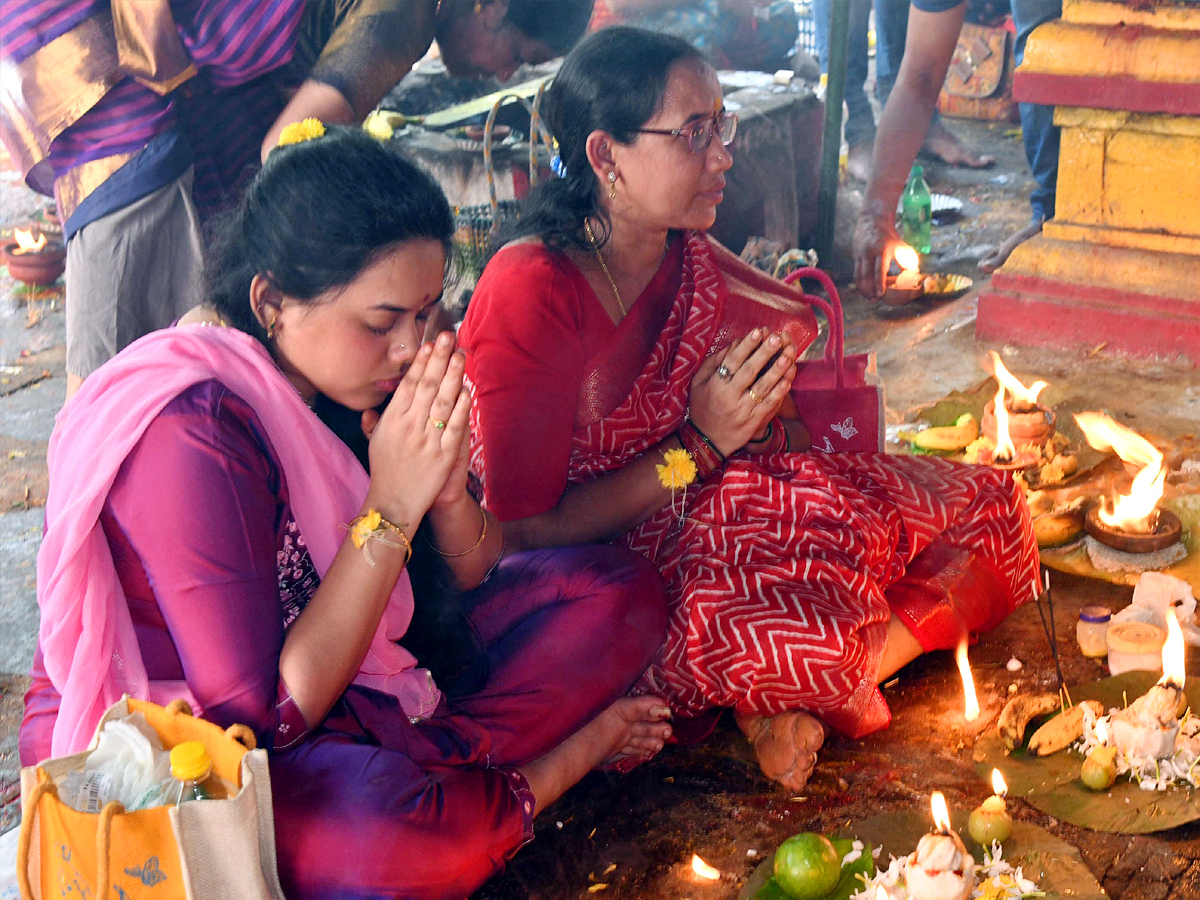 Tirupati : Huge Devotees throng Siva temples on Karthika Pournami day Photos3