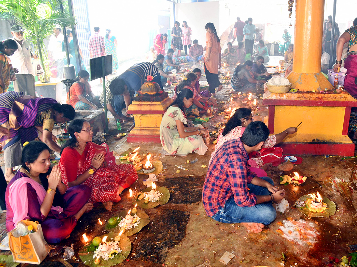 Tirupati : Huge Devotees throng Siva temples on Karthika Pournami day Photos1