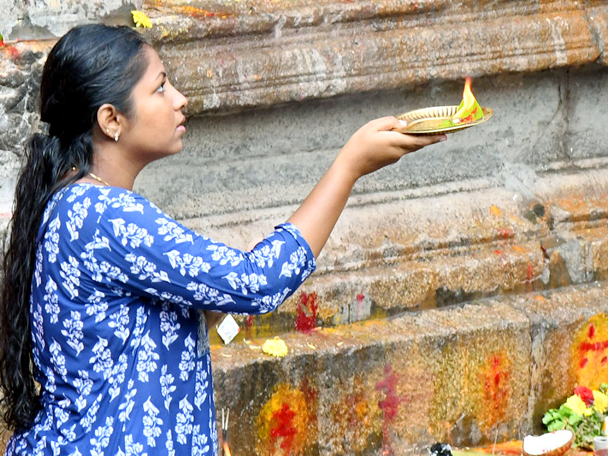 Tirupati : Huge Devotees throng Siva temples on Karthika Pournami day Photos8
