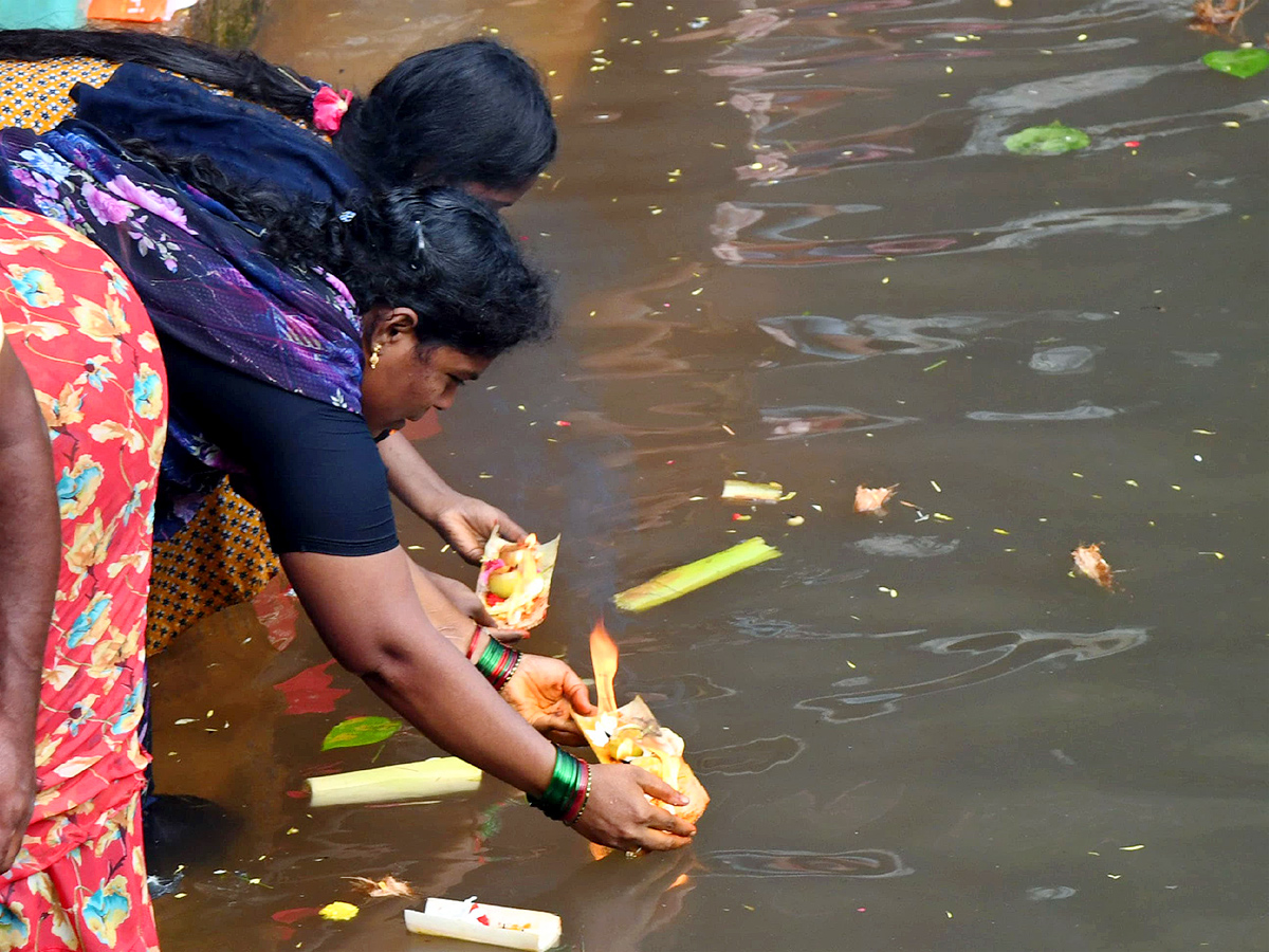 Tirupati : Huge Devotees throng Siva temples on Karthika Pournami day Photos9