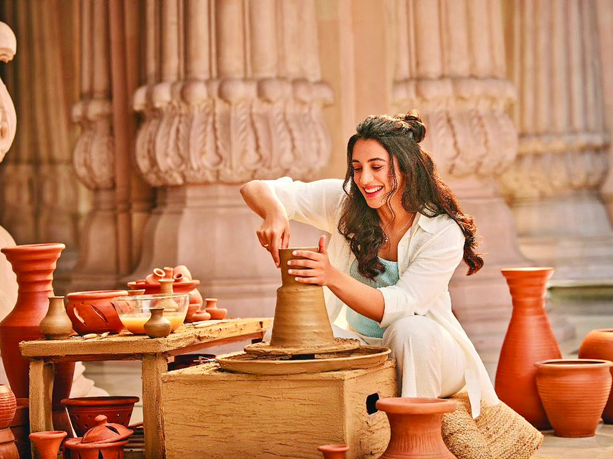 Smriti Mandhana Tried making clay pot Photos Goes Viral on Social Media  1