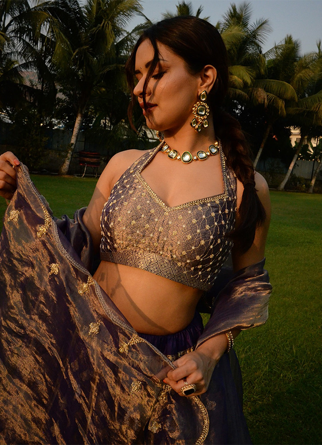 actress avneet kaur hot photoshoot16
