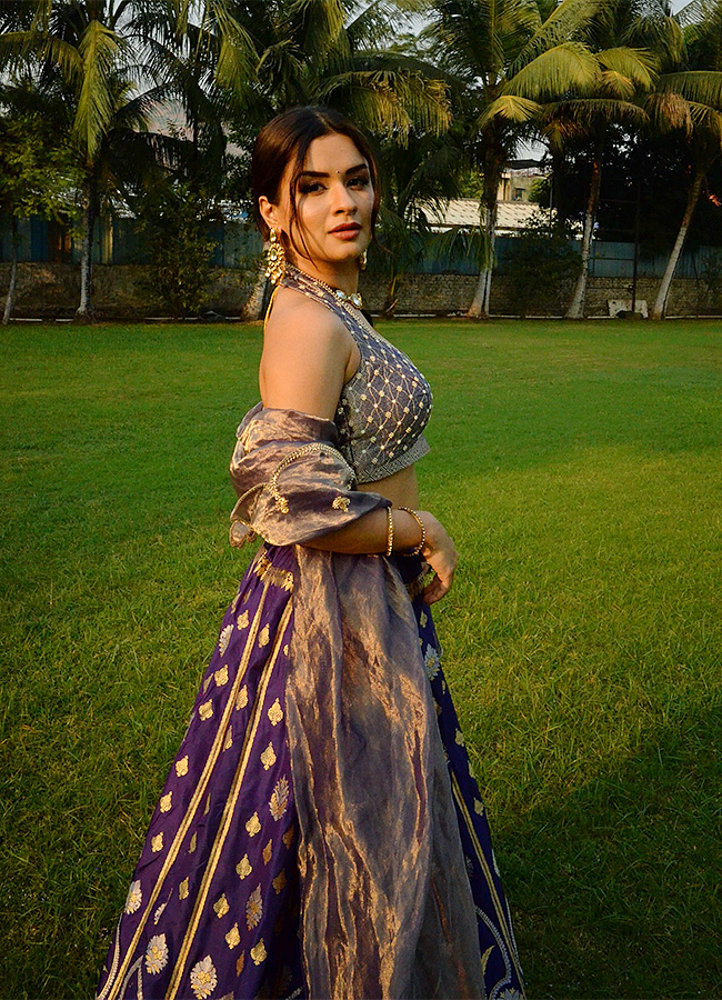 actress avneet kaur hot photoshoot18