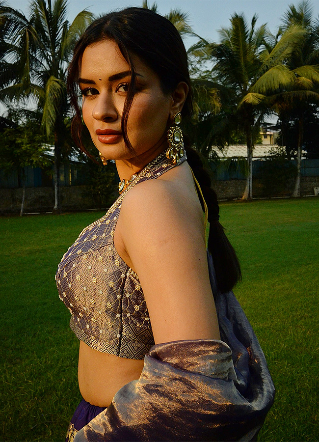 actress avneet kaur hot photoshoot19