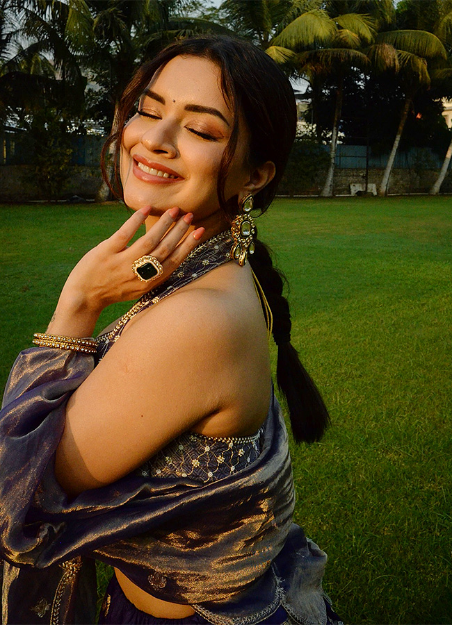 actress avneet kaur hot photoshoot2
