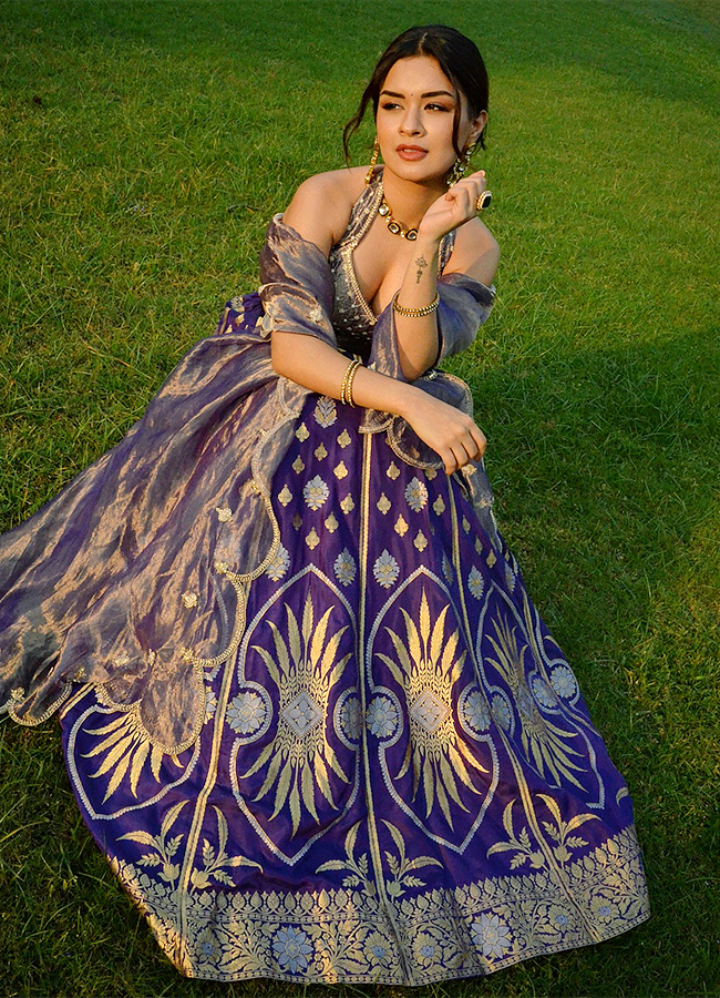 actress avneet kaur hot photoshoot20