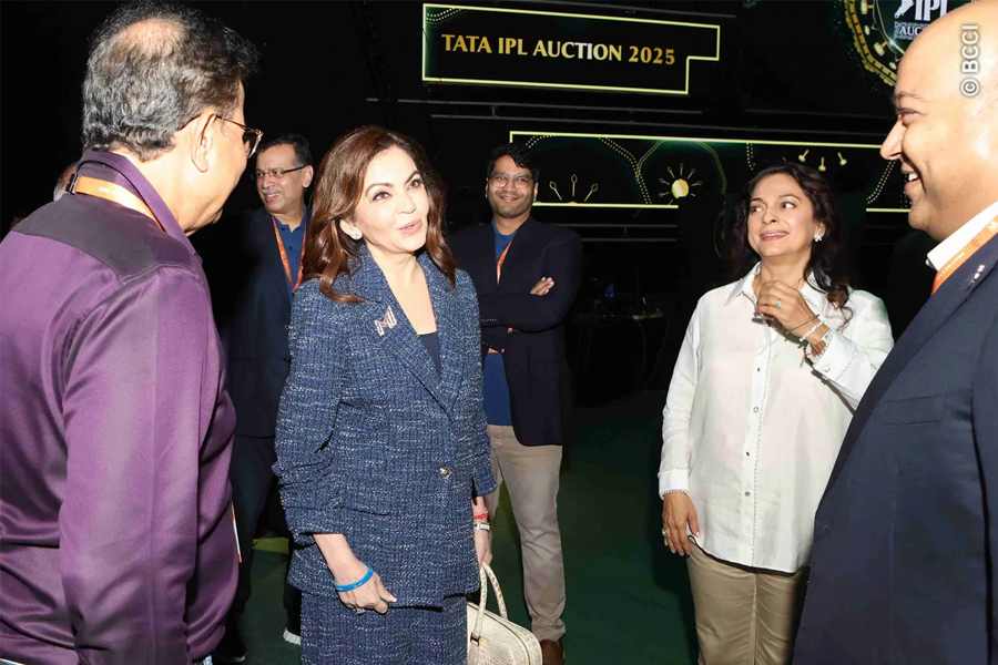 Nita Ambani to Preity Zinta, boss ladies at IPL Auction 2025 Looks in stylish suits Photos1