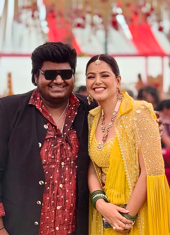 ఫ్రెండ్ పెళ్లిలో 'బిగ్‌బాస్' ఫేమ్ మోనాల్ గజ్జర్ (ఫొటోలు) | Actress ...