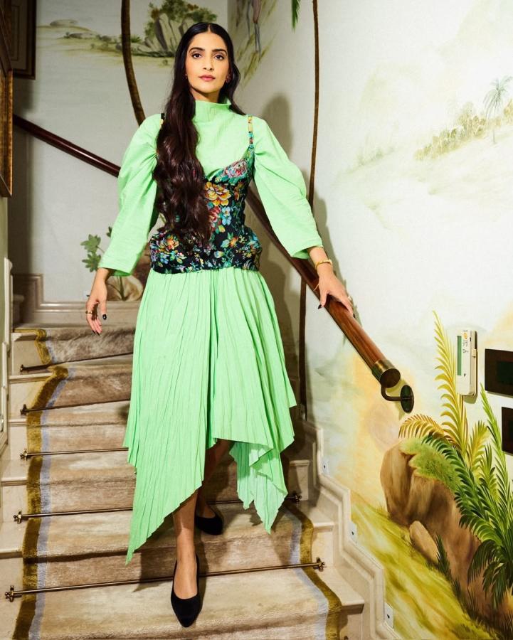 Sonam Kapoor Thanksgiving Ready In Bright Neon Green Dress6