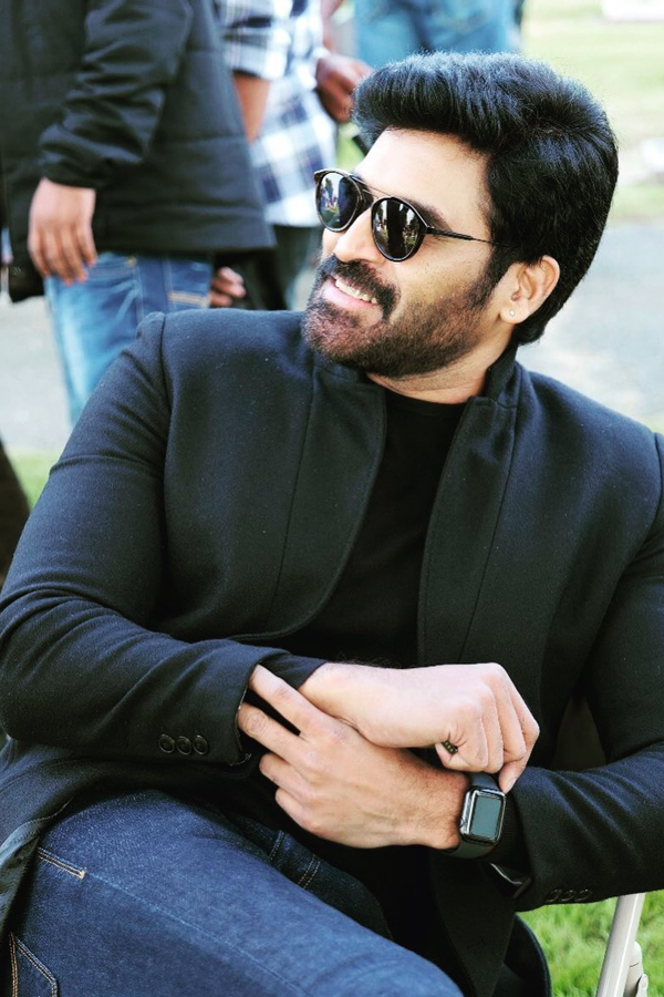 Details Of Actor Subbaraju's Wife Sravanthi Photo Gallery13