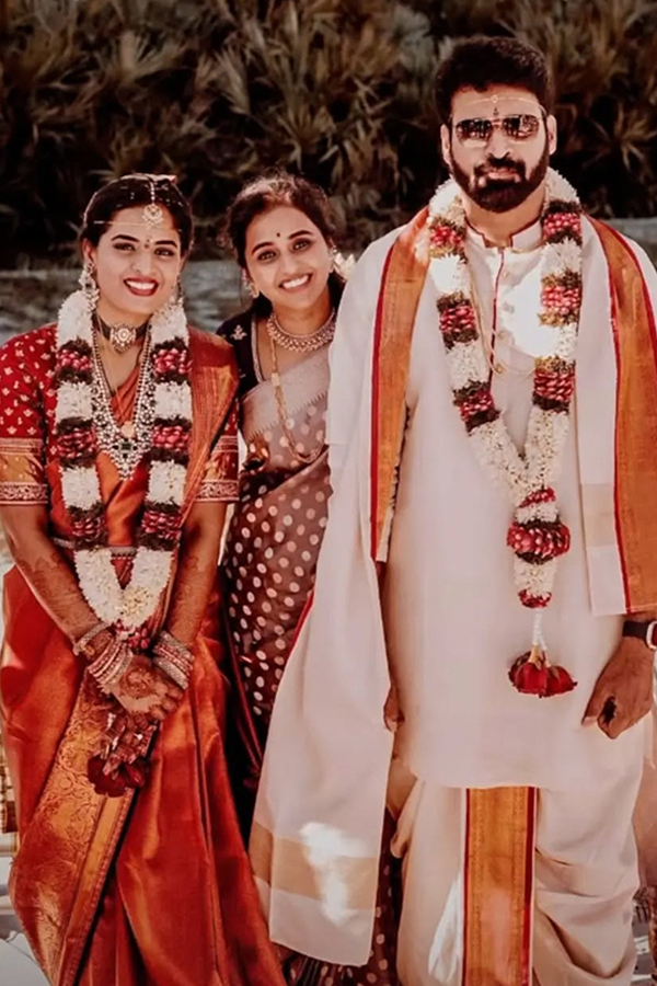 Details Of Actor Subbaraju's Wife Sravanthi Photo Gallery6