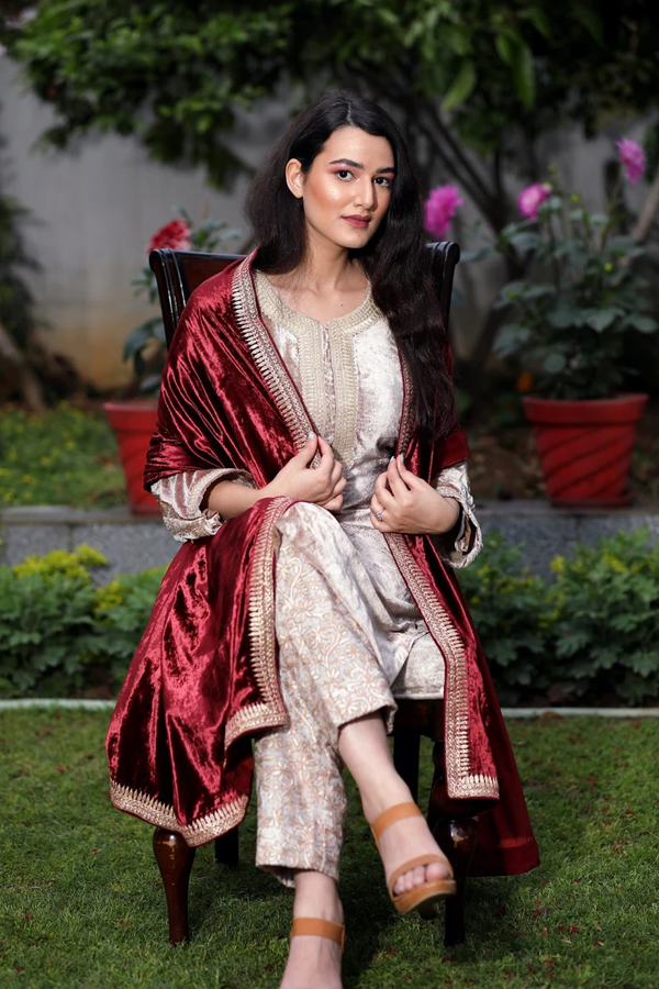 Shine Brightly In Winter With These Velvet Designer Dresses11
