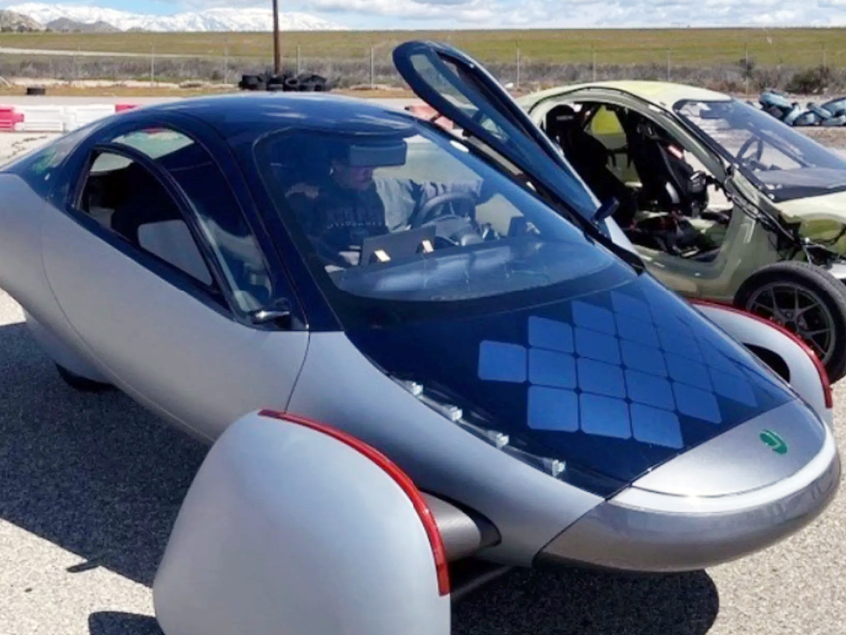 Aptera solar-powered car photos12