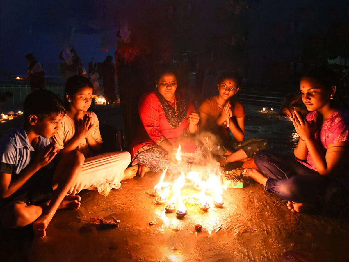 Devotees Rush At Vijayawada Punnami Ghat To Offer Karthika Masam Prayers20