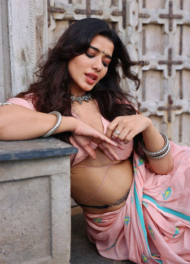 Actress Ketika Sharma Photoshoot Goes Viral2