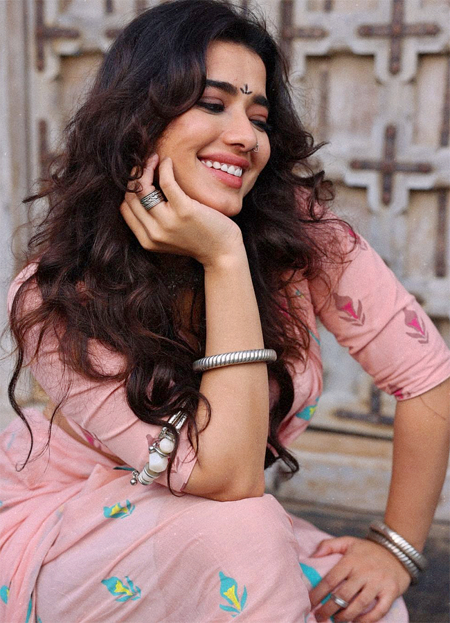 Actress Ketika Sharma Photoshoot Goes Viral9