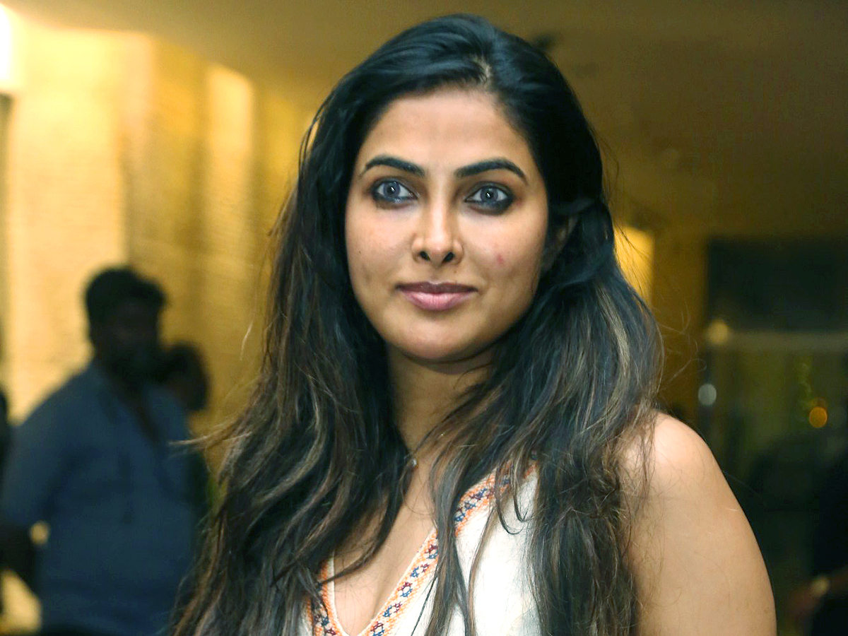 Actress Divi Vadthya in Kanguva Movie Pre Release Event1