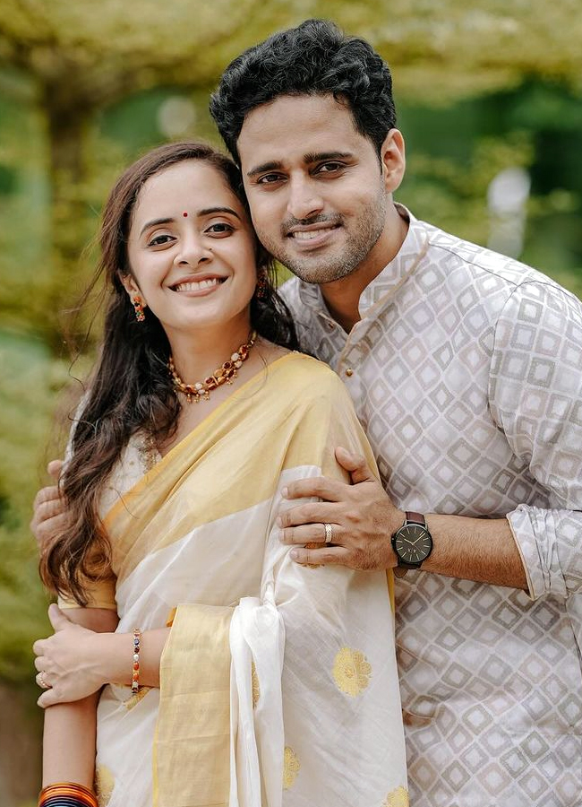 Popular singer Anju Joseph marries her lover for the second time2