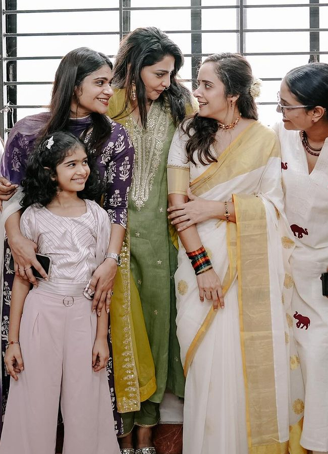 Popular singer Anju Joseph marries her lover for the second time12