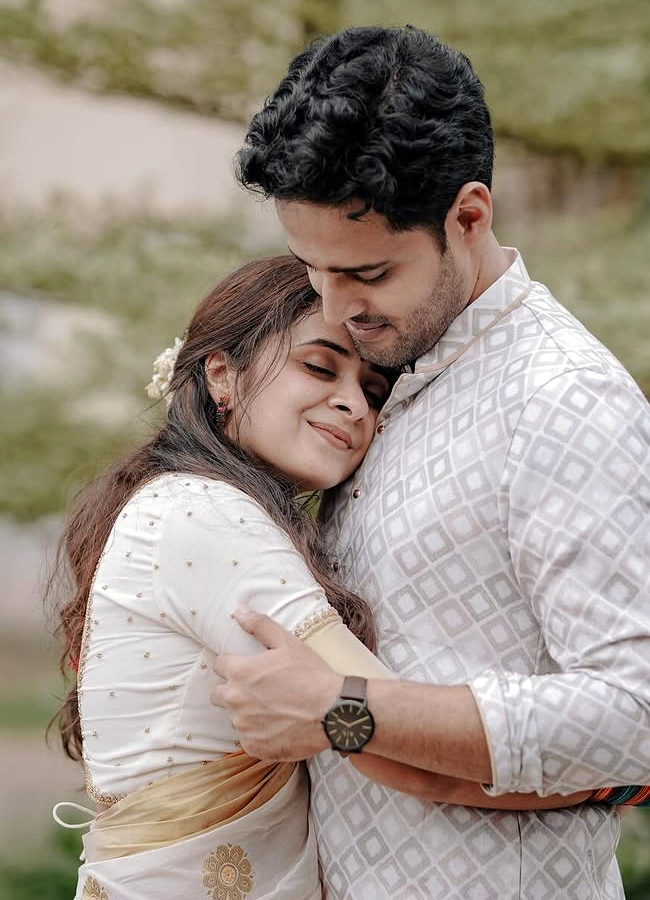 Popular singer Anju Joseph marries her lover for the second time3